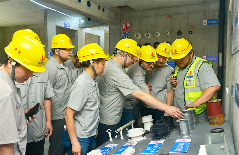 为进一步推进优质客户高效履约，提升交付品质、达成客户满意，2025年6月25日，PT视讯建设集团在上海组织召开2025年越秀地产、华润置业客户履约推进会。